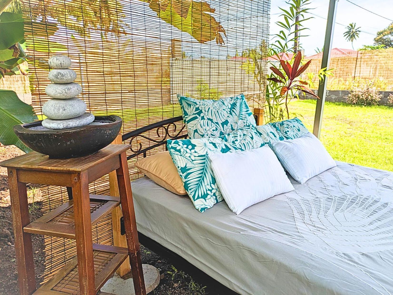 Natura Om Teahupoo Surf Lodge Toanoano Exterior foto